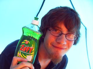 Christian pr�sentiert das Sp�lmittel