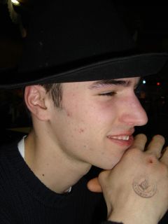 Dominic mit Sch�ferhut