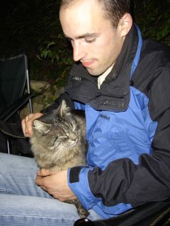 Domich mit Katze auf dem Scho�