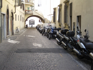 Viele Motorr�der und -Roller