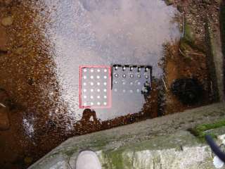 Zwei K�sten Bier im Wasser